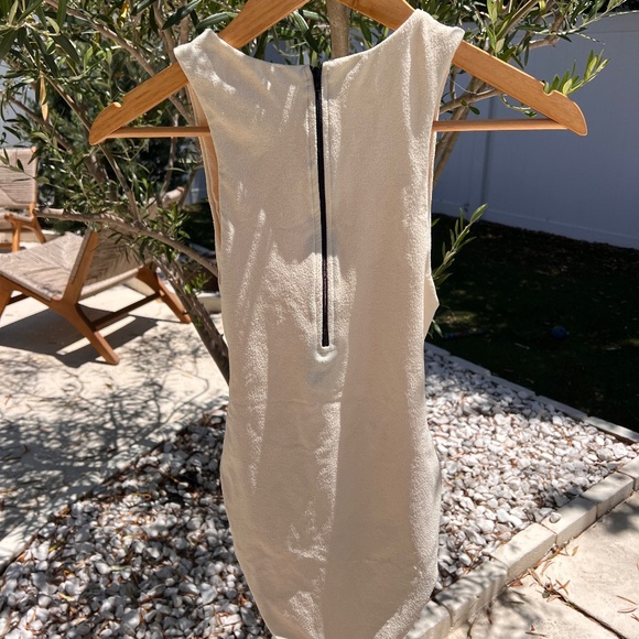 SAME Los Angeles One Piece - Picture 3 of 4